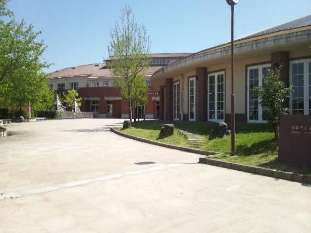 その他　出町小学校まで1700m