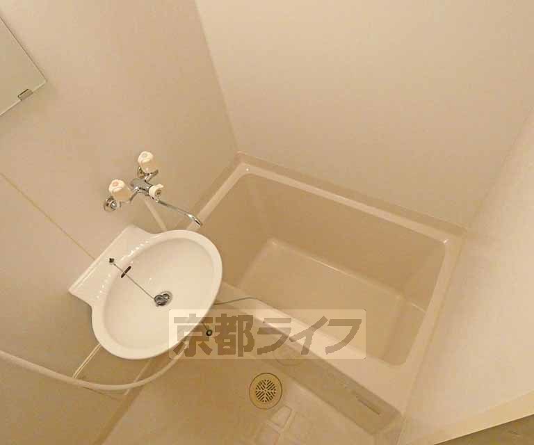 バス・シャワールーム　清潔感のある浴室です！