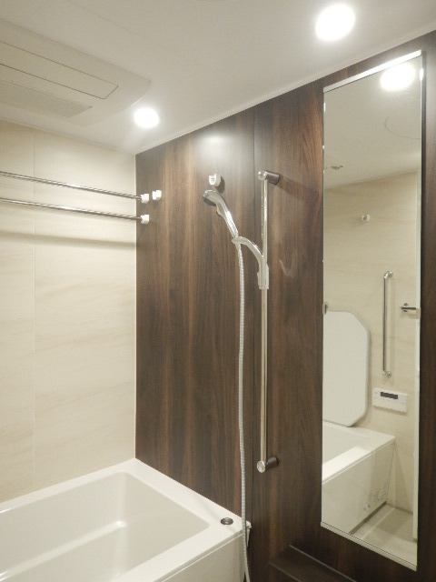 バス・シャワールーム　バスルーム