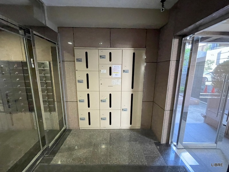 エントランス　宅配ボックス完備！