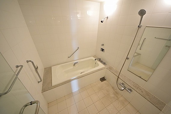 バス・シャワールーム　バス