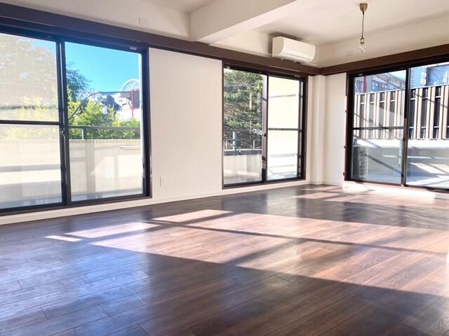 居室・リビング　ぱすとらーれ目黒