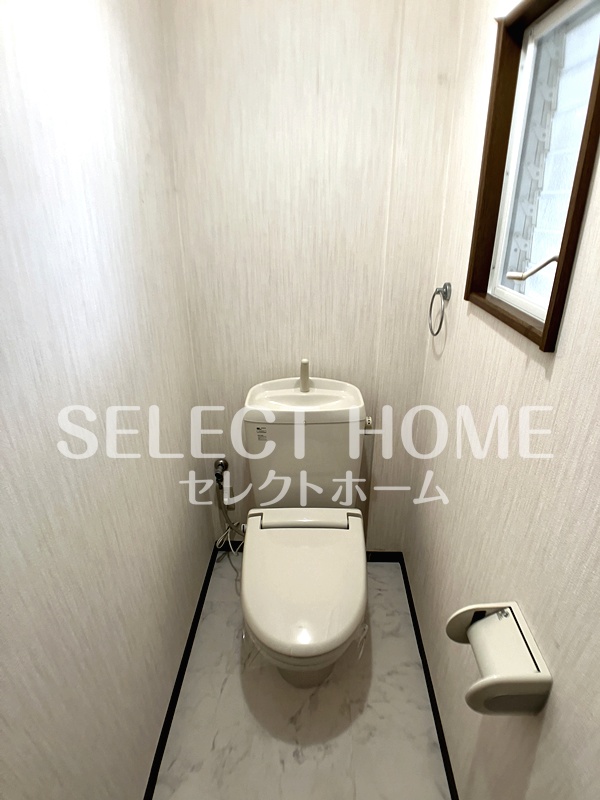 トイレ　トイレもきれいです 同型タイプです