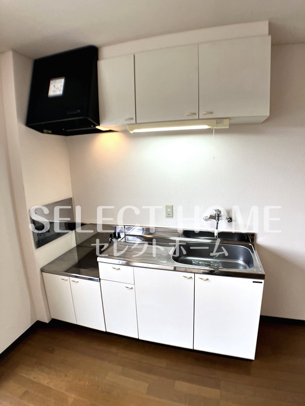 キッチン　コンパクトなキッチンで掃除もラクラク 同型タイプです