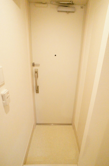 玄関　※別号室参考写真