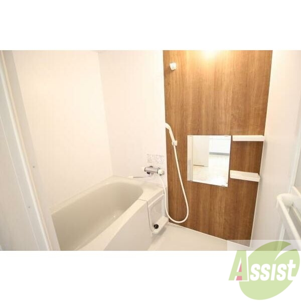 バス・シャワールーム　お風呂になります。一日の疲れを癒してくださいね。