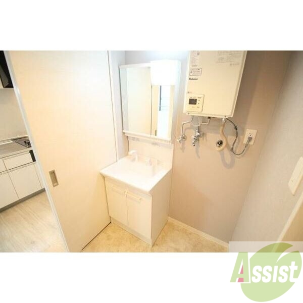 洗面設備　シャンプードレッサーで身支度もラクラクです！