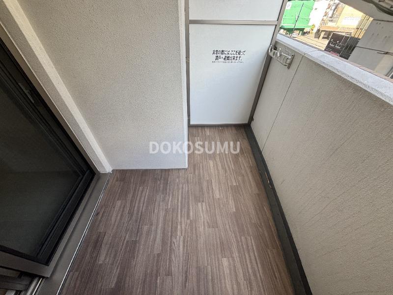 バルコニー　心地よい風と光を感じる、暮らしの楽しみが広がる場所。