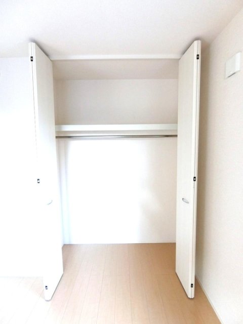 収納　同物件別号室の写真です。