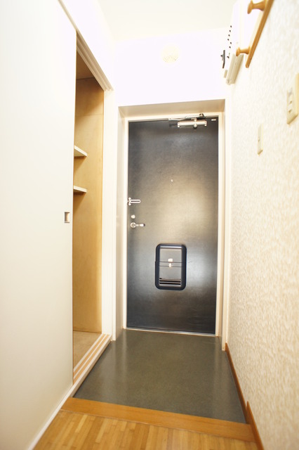 玄関　下駄箱付きで玄関はいつでもスッキリ