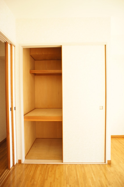 収納　昔ながらの押入れタイプはお荷物が多い方も安心の収納力