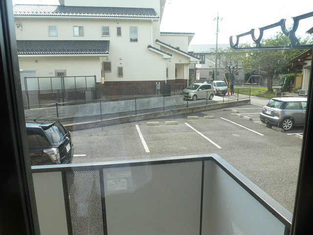 バルコニー　写真は102号室です