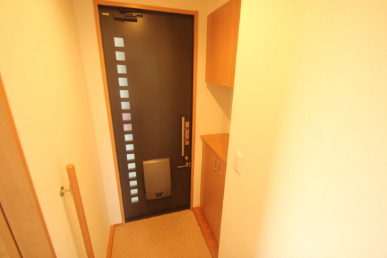 玄関　※別部屋の写真です