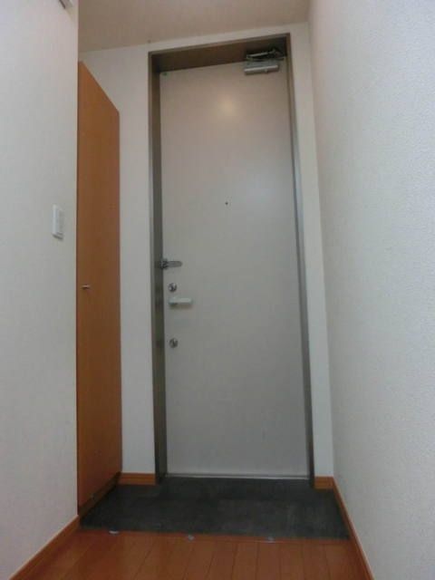 玄関　お部屋探しはタウンハウジングへ♪