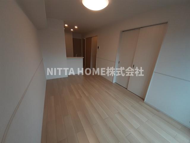 居室・リビング　１１・３帖のリビングルームです＊