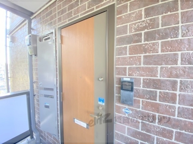 玄関　インターホン