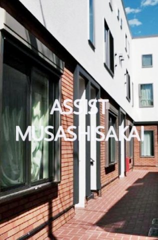 玄関　写真：設備同仕様の別物件です