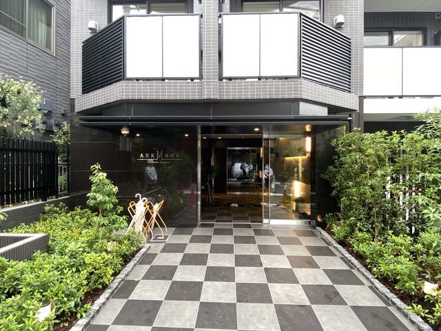 エントランス　エントランス