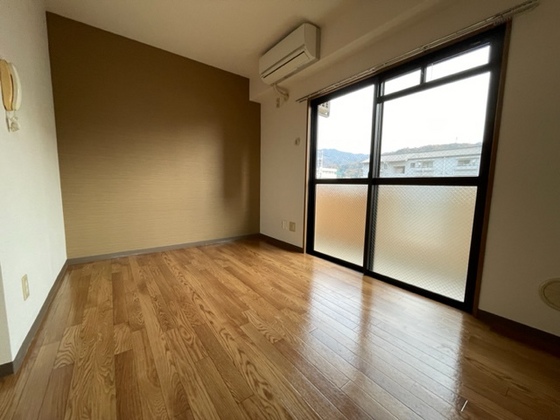 居室・リビング　※別部屋の写真です