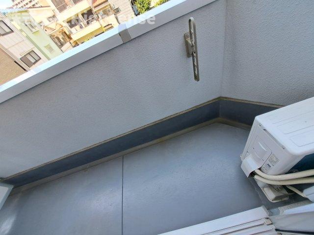 バルコニー　バルコニーからの眺めを楽しみながら食事をしませんか