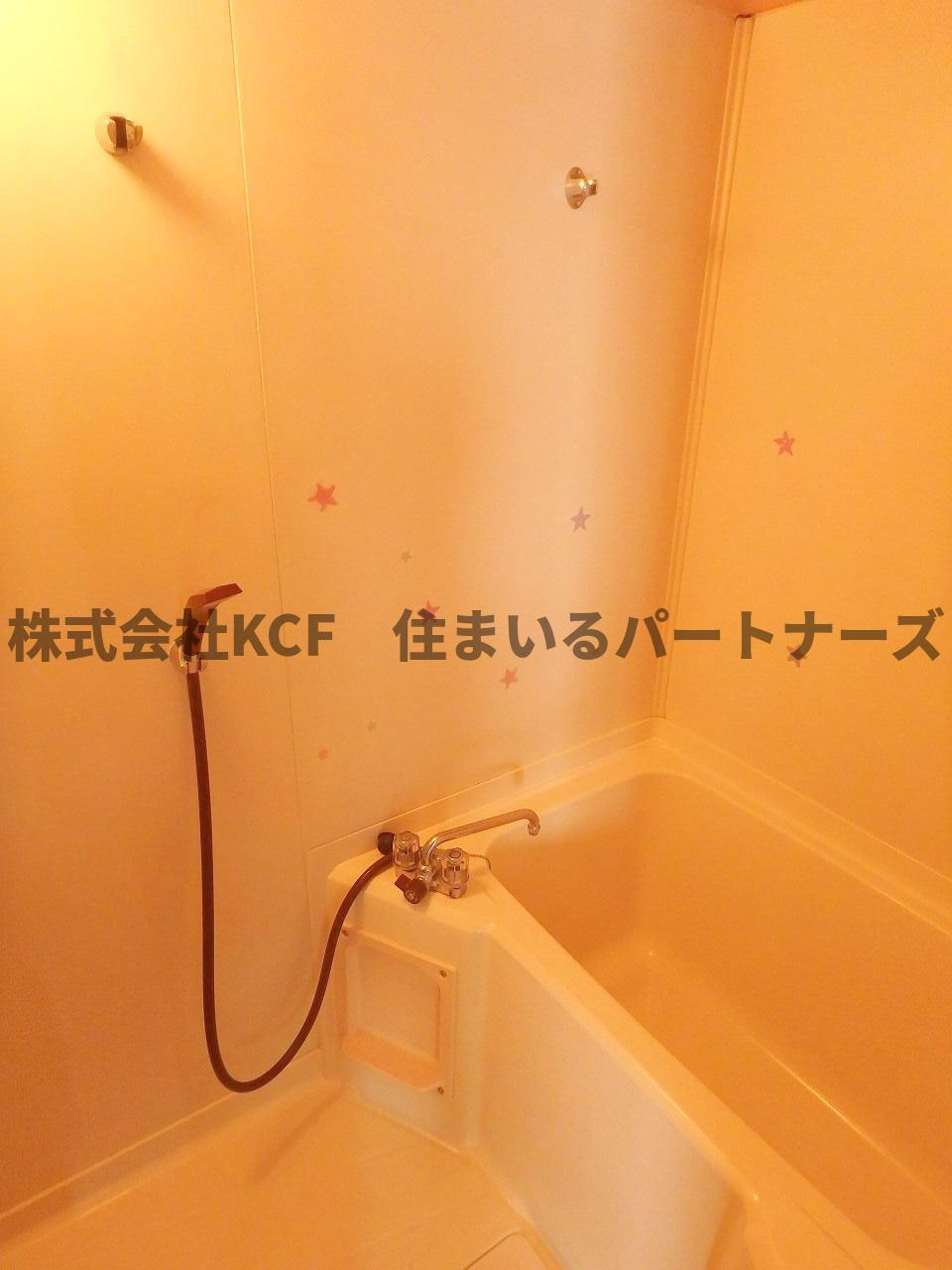 バス・シャワールーム　落ち着いた空間のお風呂です