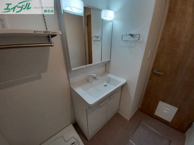 洗面設備　同型参考写真