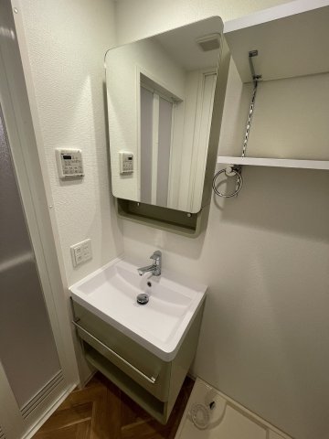 洗面設備　コンパクトで使いやすい洗面所