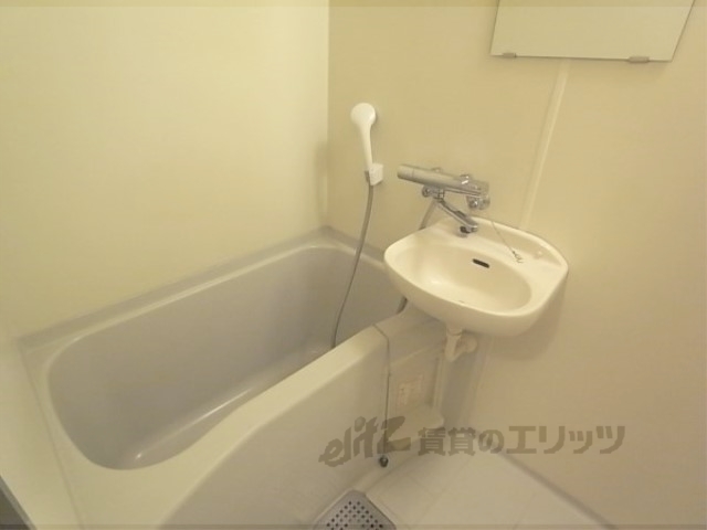 バス・シャワールーム　バス