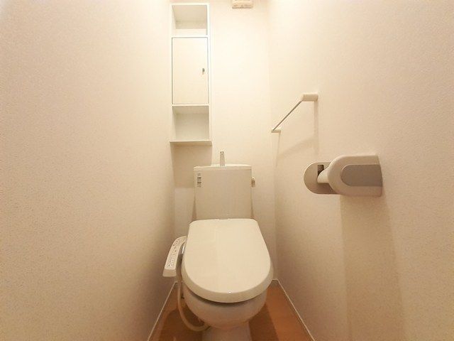 トイレ　落ち着いたトイレです