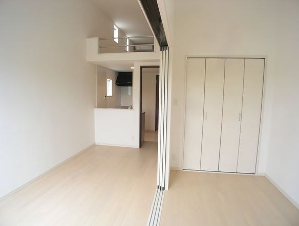 居室・リビング　※別号室の参考写真になります。