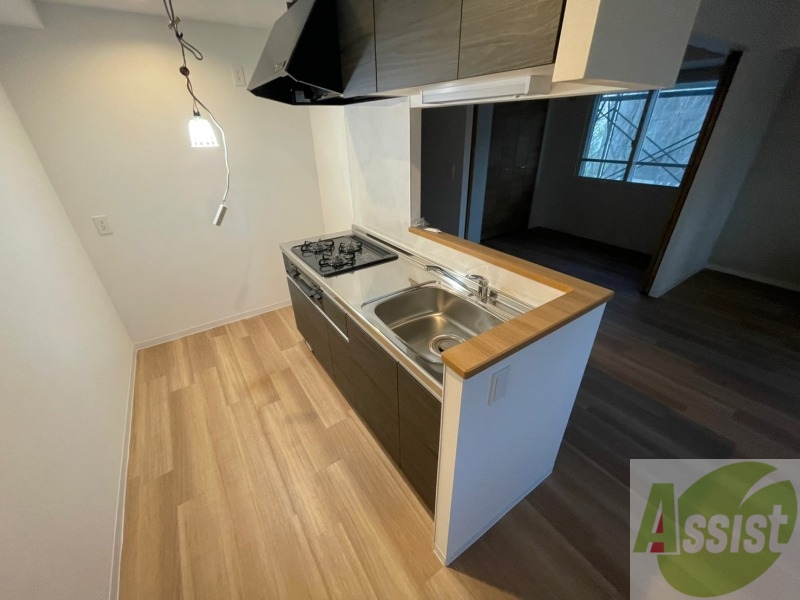 キッチン　洗い場が大きくて洗い物もしやすそうです。