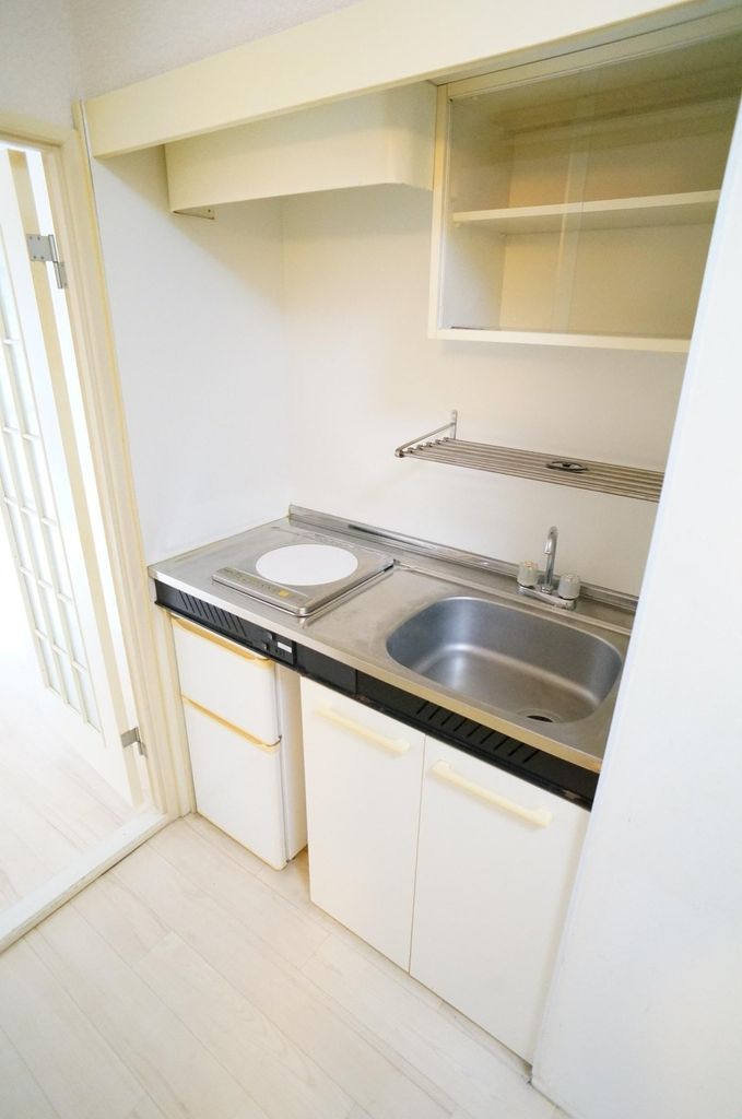 キッチン　ミニ冷蔵庫もついております。