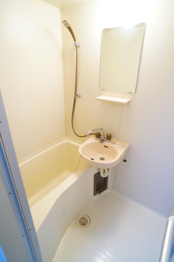 バス・シャワールーム　バストイレ別