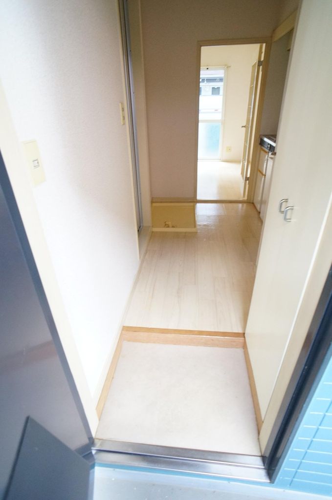 玄関　鍵は電子キーとなります。