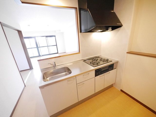 キッチン　★お掃除もしやすいシステムキッチン★