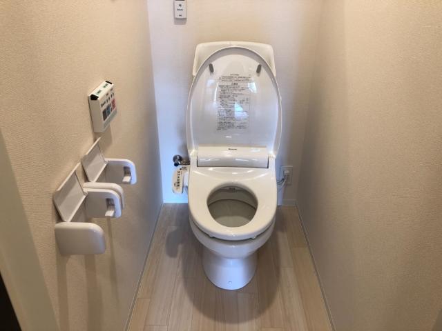 トイレ　トイレ