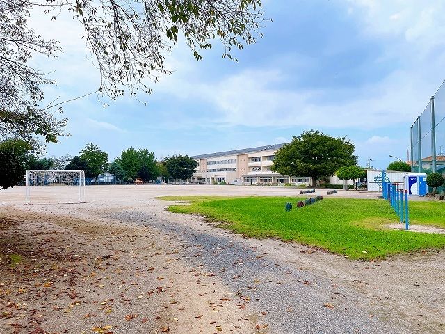 小学校　足利市立南小学校（小学校）まで750m