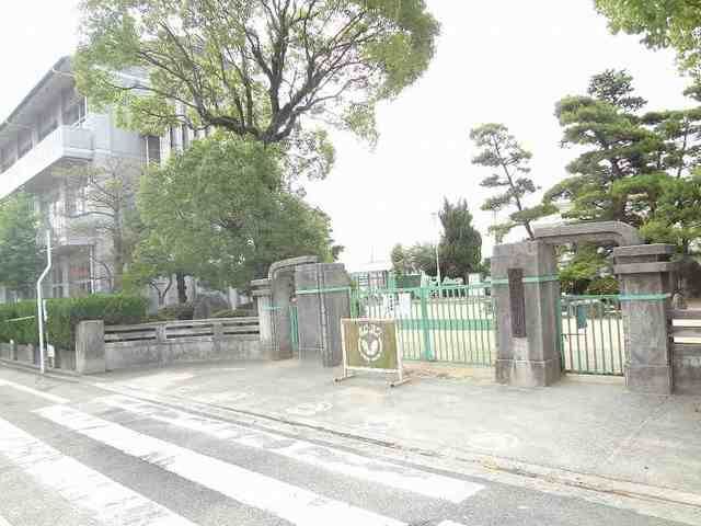 小学校　神拝小学校（小学校）まで1900m