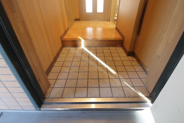 玄関　※別室の参考写真の為、現況優先です。