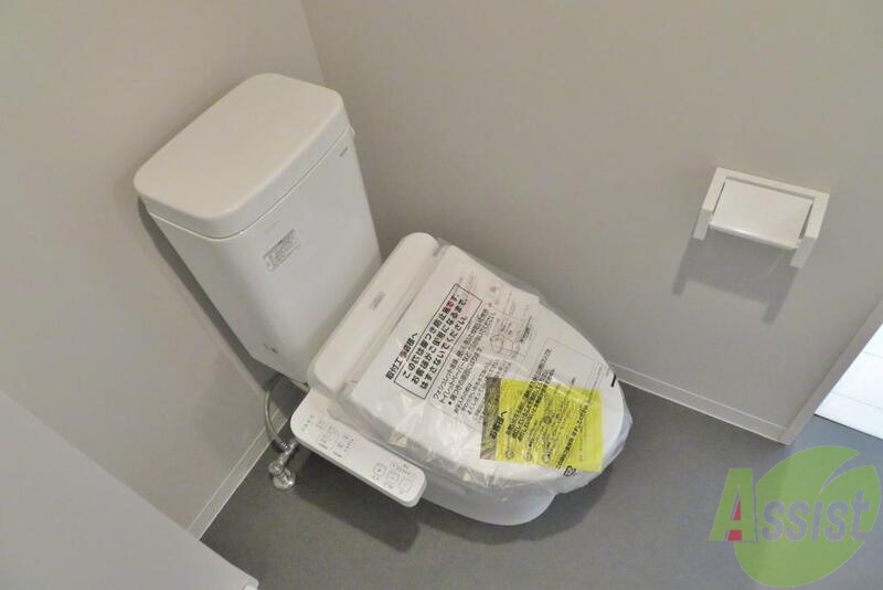 トイレ　ピカピカの新しいトイレ使えるのも新築の特権ですね。