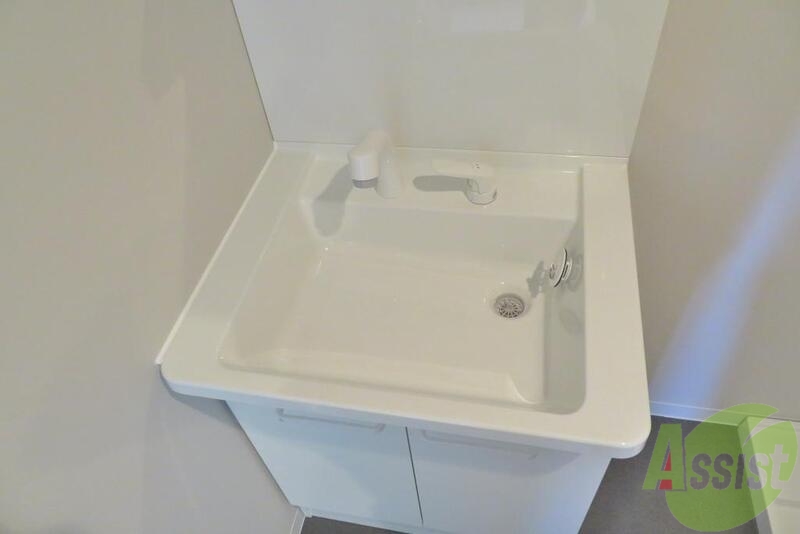 洗面設備　独立洗面台で忙しい朝で快適に過ごせますね。