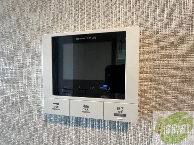 セキュリティ　モニタ付インターホンです。セキュリティ面も安心ですね！