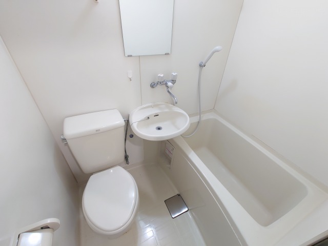 バス・シャワールーム　給湯式　3点式ユット　バスルーム