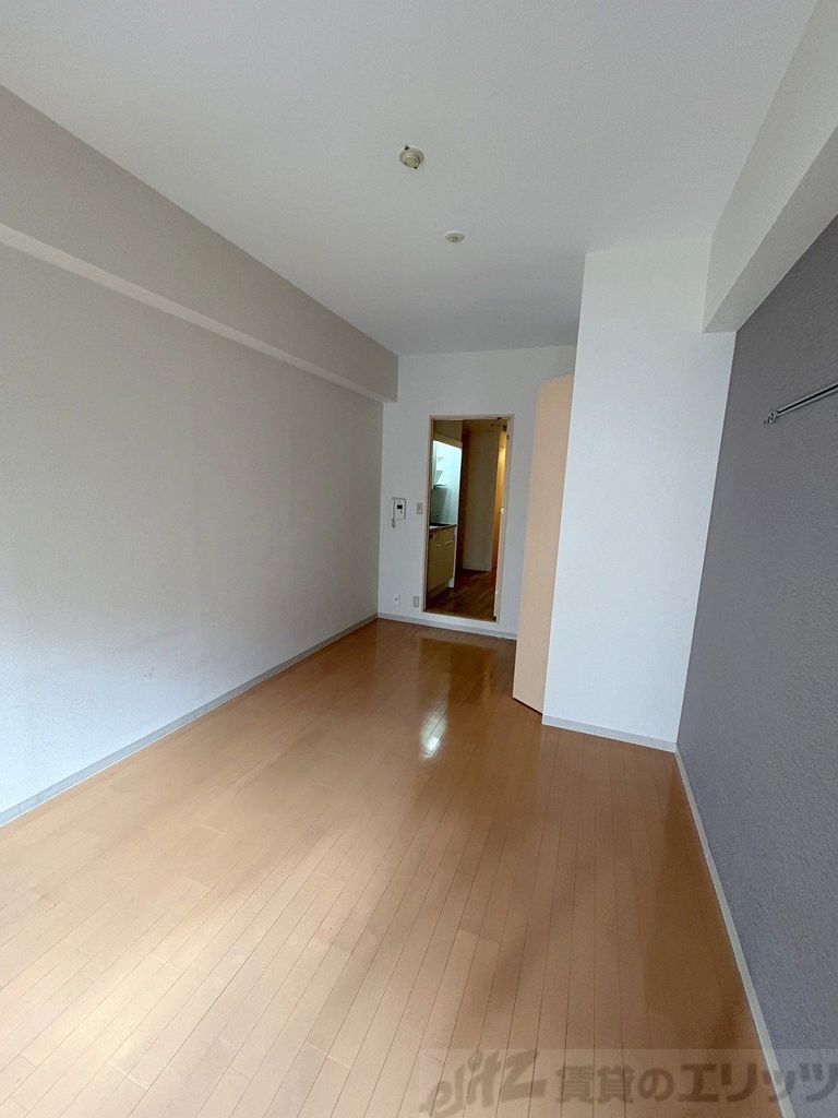 居室・リビング　玄関