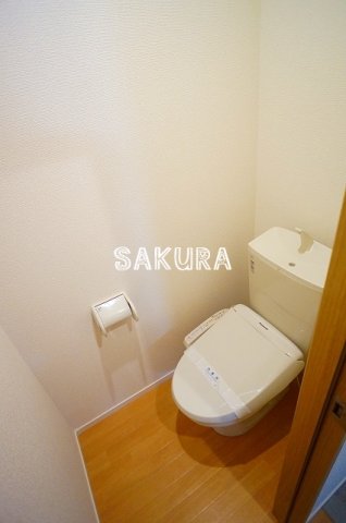 トイレ　嬉しい温水洗浄便座♪