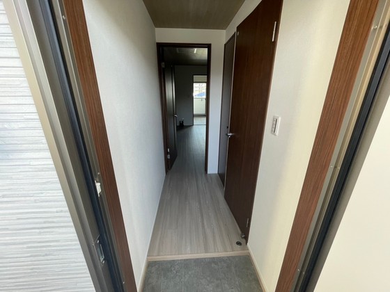 玄関　※別部屋の写真です