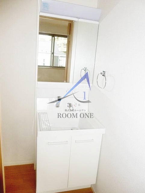 洗面設備　独立洗面台です。