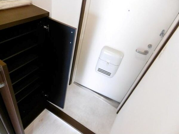 玄関　参考写真