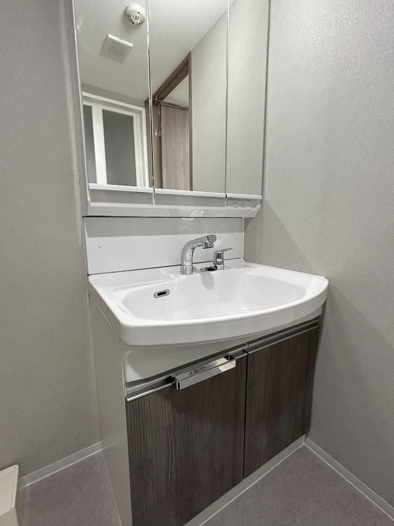 洗面設備　広い洗面スペース