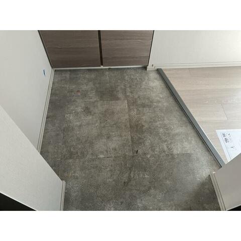 玄関　シューズボックス付きの玄関♪ ※同施工別部屋